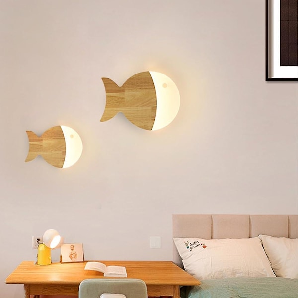 Vegglampe i tre med liten fisk, vegglampe for barnerom, dekorative vegglamper i tre, moderne LED-vegglamper 3000K