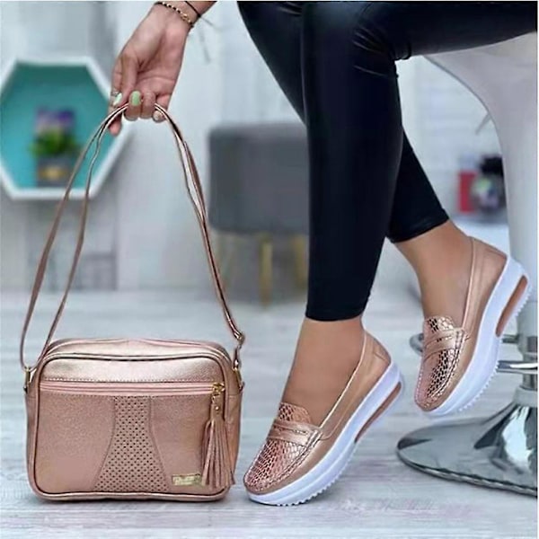 Kvinnors Platform Sneakers Runda Tå Slip-on Skor PU Tillverkade för Daglig Casual Gold 41