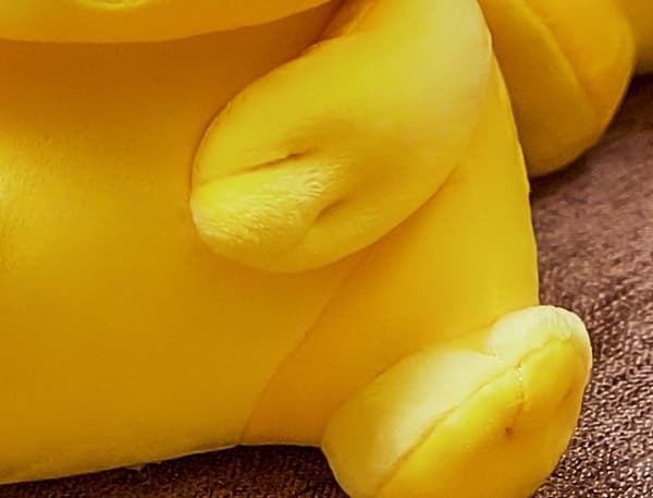 Pikachu plysdyr 30cm