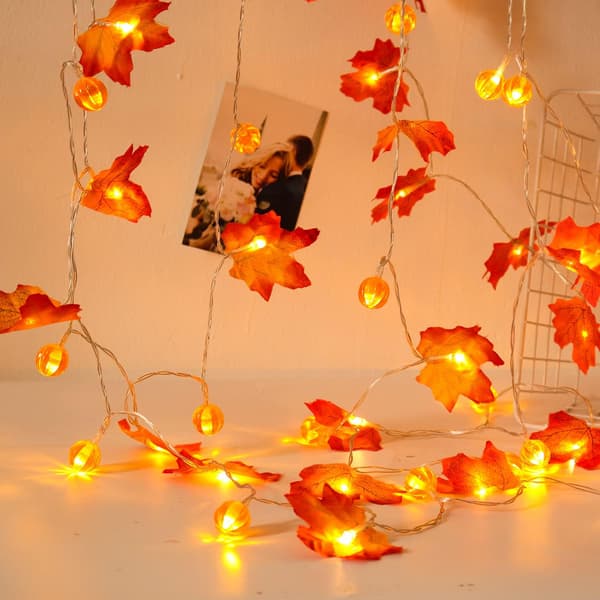 Maple Leaf Pumpkin String Lights for Thanksgiving, Maple Leaf String Lights, Autumn and Halloween Decorations 3m 20 LED Battery Operated Garland