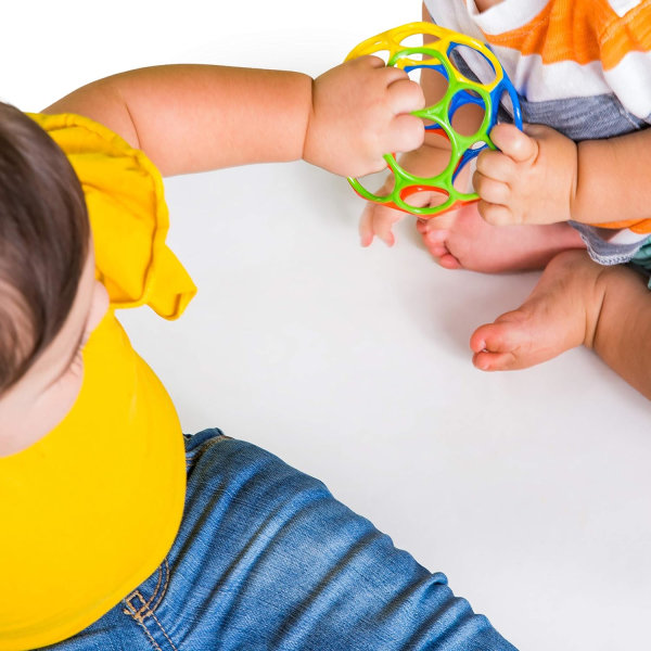 Klassisk bold BPA-fri babylegetøj fås i rød, gul, grøn, blå, nyfødt og opefter, 4"