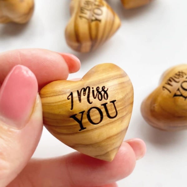 Pieni taskuhalaus puinen sydänmerkki, pieni halaus puinen sydän Joku, jota rakastat, pienet taskuhalit Ikävä sinua Henkilökohtainen 3D-mini