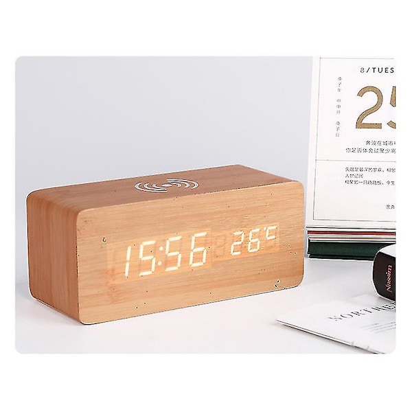 Träväckarklocka med tre ljusstyrkenivåer, trådlös laddning, LED-display