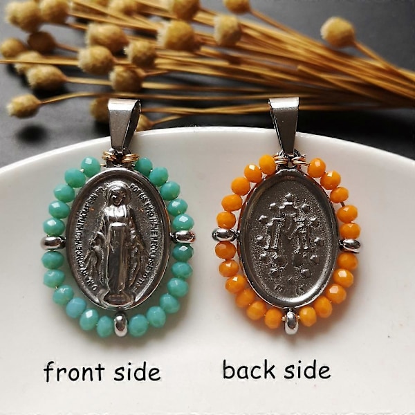 10 st/lot 24x29mm Blandade Färger Rostfritt Stål Lady of Grace Hänge Jungfru Maria &amp; Jungfru Strålar Berlocker för Halsband Gåva &amp; Kvinnor (färg 1)