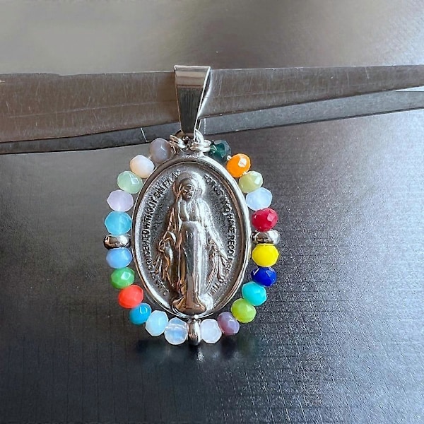 10 st/lot 24x29mm Blandade Färger Rostfritt Stål Lady of Grace Hänge Jungfru Maria &amp; Jungfru Strålar Berlocker för Halsband Gåva &amp; Kvinnor (färg 1)
