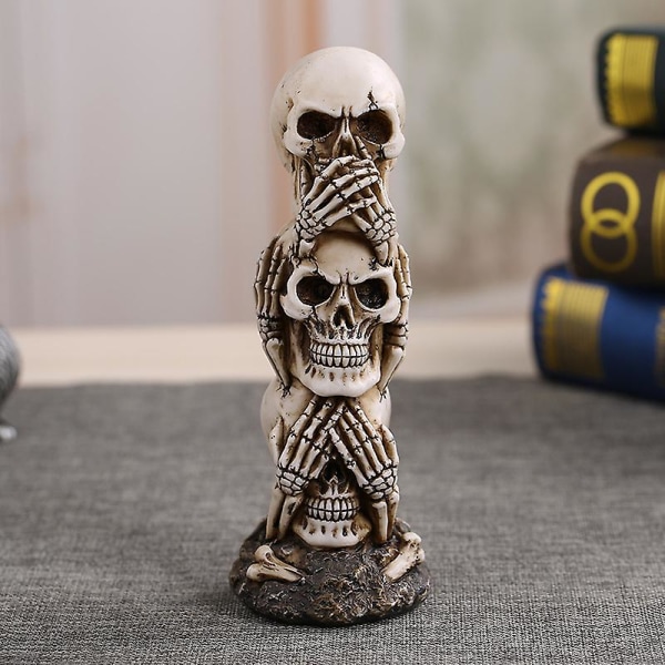 Dekorativt dödskalletotem i harts med 3 tillverkade skalleberlocker som överlappar personliga mänskliga skalleberlocker | Gotisk prydnad | 17 cm