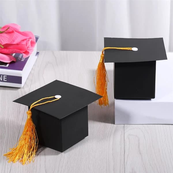 /EA/30 st examensgodisboxar Kraft presentask formad som examenshatt