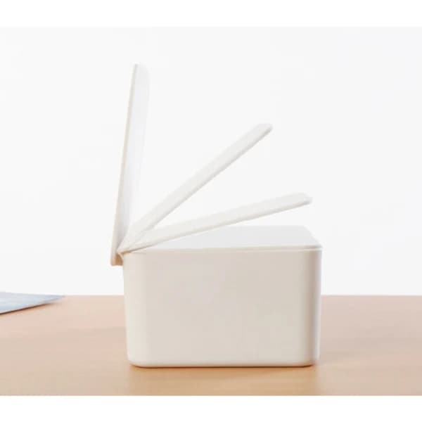 /EA/ Svart plastficklåda med lock för våtservetter