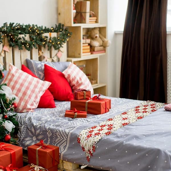 /EA/Julebordsløper Holly Leaf Bordlin Kommode Sjal T