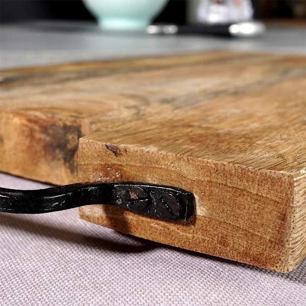 /EA/Sustainable Mango Wood Cutting Board with Comfortable Handle