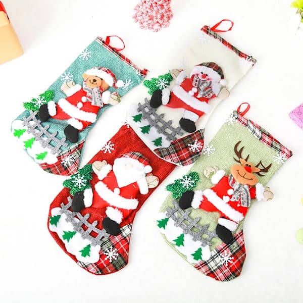 /EA/4 st juldekoration presentpåse tomte snögubbe stor present