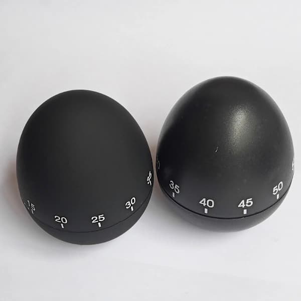 /EA/Lotde 4 Svart Eggformet Mekanisk Timer