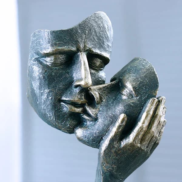 /EA/Eksklusiv dekorationsbuste skulptur elskere i sort/sølv keramik