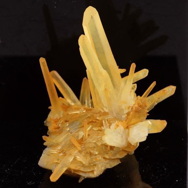 Sten og mineraler. Siderit, Kvarts. 43,78 øre. Mésage Mine, Vizille, Frankrig. Sjælden.