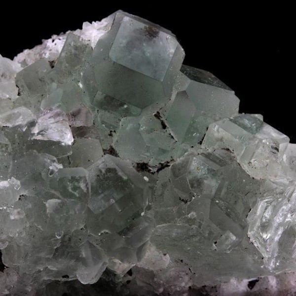 Sten og mineraler. Fluorit + Calcit. 350,5 ct. Hunan-provinsen, Kina.