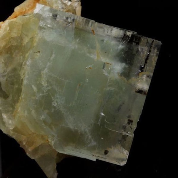 Sten og mineraler. Fluorit. 83,9 øre. Pratclaux, Langeac, Haute-Loire, Frankrig. Sjælden.