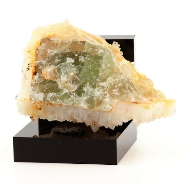 Sten og mineraler. Fluorit + Kvarts. 449,1 ct. Pratclaux, Langeac, Haute-Loire, Frankrig. Sjælden.