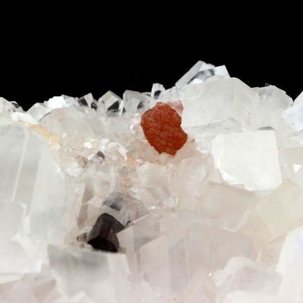 Sten og mineraler. Magnesit, Rutil, Svanbergit. 811,3 ct. Brumado, Bahia, Brasilien..