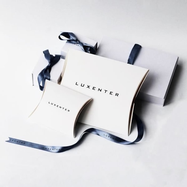 Foulard Loi Luxenter 925m sølv bogstav vedhæng i guld En badeværelse zirkoner multicolor af hovedstad Flerfärgad