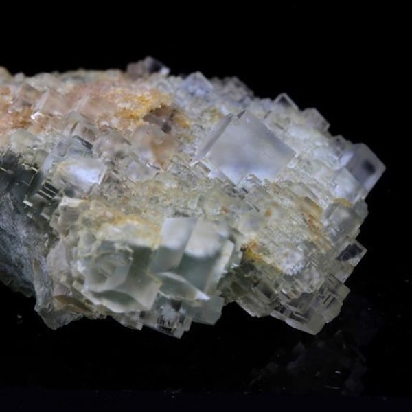 Sten og mineraler. Fluorit + Kvarts. 130,1 øre. Pratclaux, Langeac, Haute-Loire, Frankrig. Sjælden.