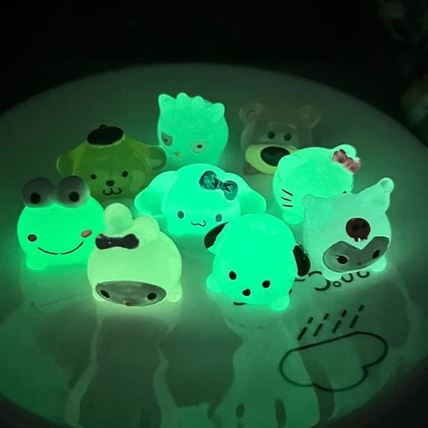 Kawaii Mini Resin 3D Dyrefigurer - Selvlysende Flatback Tilbehør til DIY Projekter