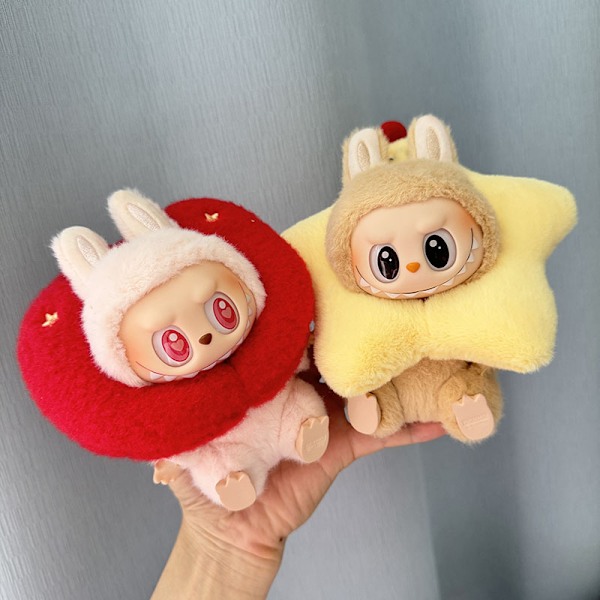 /NC/Labubu Vaatteet Pehmeät Söpöt Pehmoiset Riipukset Joulukuusen Kello Omena Tähti Pääpanta Nuket Pukeutumis-Vauva Labubu Vaatteet Christmas tree (baby clothes only)