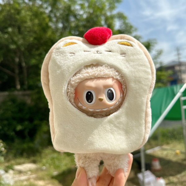 /NC/Labubu Lyxig Designer Mjuk Leksak Labubus Docka med Exklusiv Kläduppsättning Inkluderar Inte Dockor Bread flake set apple style