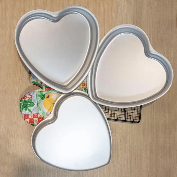 Hjerteformede bageforme - Aluminium bageforme - Valentinsdag, bryllupper, fødselsdage osv. (Sæt med 3 hjerteformede bageforme, 20 x 5 cm)
