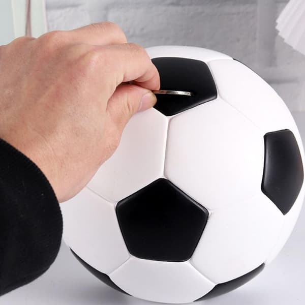 Fotbollsspår, tecknad spargris, julklapp