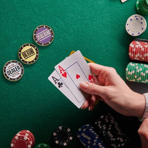 Pokerknappset i metall