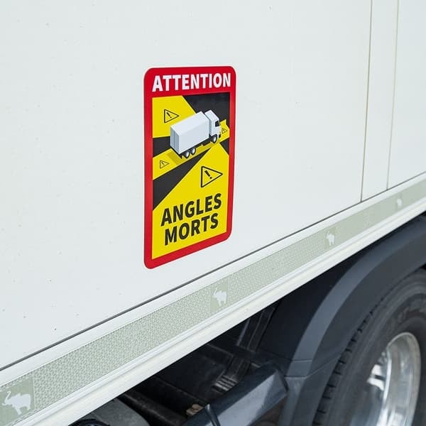 Magnetisk klistremerke \"Attention Angles Morts!\" lastebil_NN
