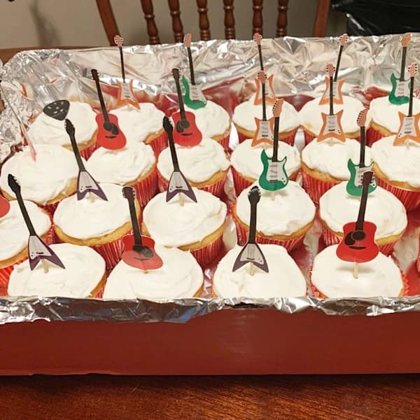 24 st Gitarr Cupcake Toppers Gitarr Festdekorationer Födelsedag