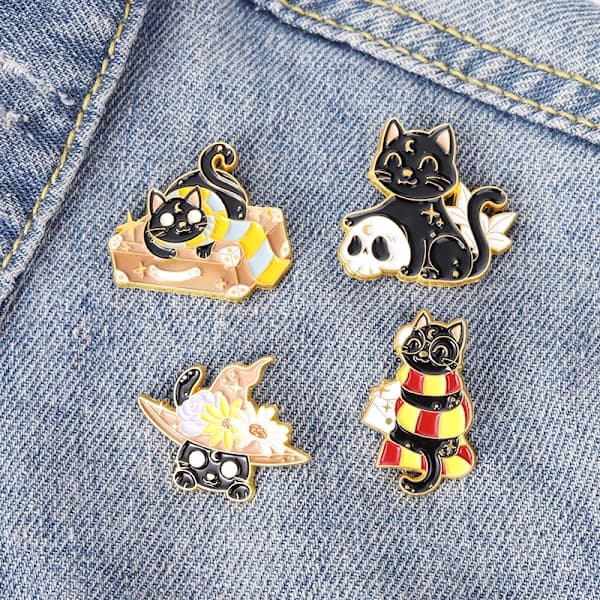 Sæt med 4 Halloween Søde Sorte Kat Emalje Pins Broche Sæt Tegneserie Magisk Kat Slagstift Tilbehør til B