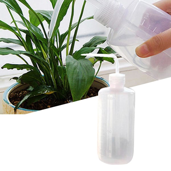 250/500ml Plastvannkanne med Bøyd Tut, Sprayflaske for Hjemmet og Kontoret Hvit 500ML White