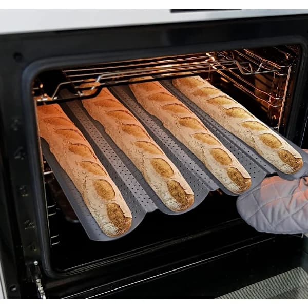 Baguette Bageplade - Fire-rums Baguetteform i Rustfrit Stål - Køkkenbageværktøj - 38x33x2,4 cm - Sølv