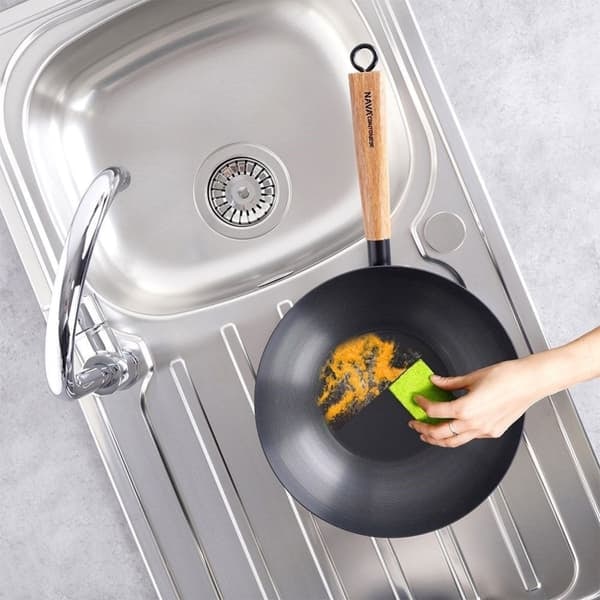 Wokpanne i karbonstål med non-stick for asiatisk matlaging_NN