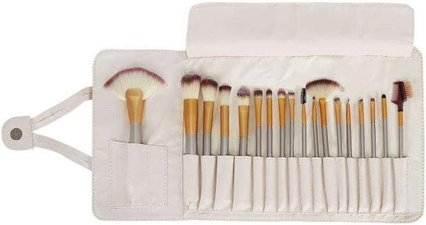 Sæt med 18 makeupbørster i et hvidt etui Vit white