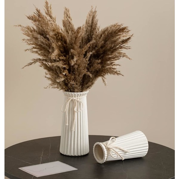 Hvid Keramisk Vase Lille Ribbet Vase i Moderne Nordisk Rustik Stil Naturhvid