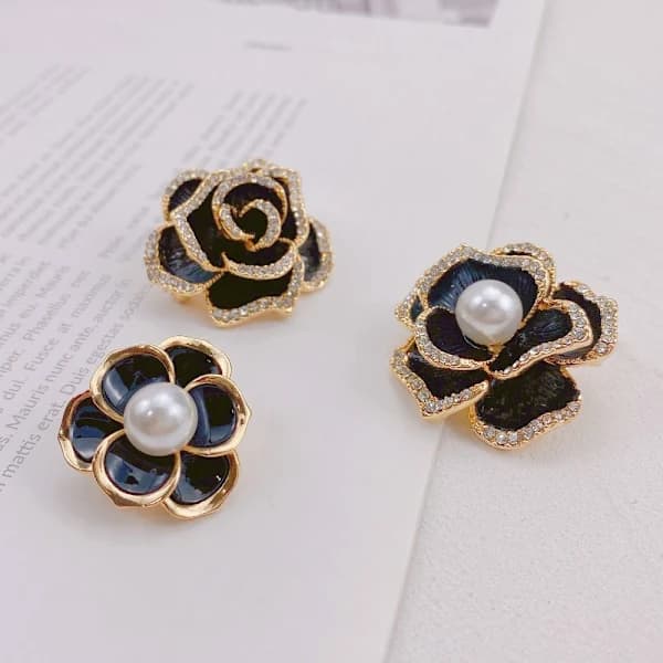 Camellia Brosch Camellia Pin STIL 3 STIL 3 Stil 3