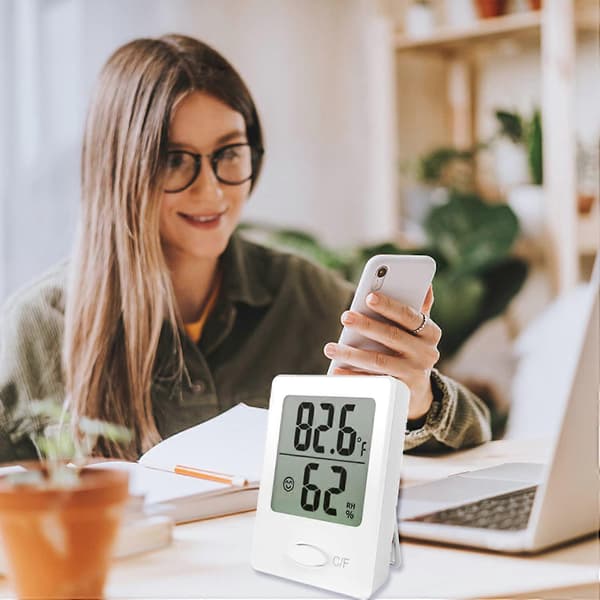 1 pc Temperature and Humidity Meter Indoor Thermometer Connected White, 1.5\" LCD Screen