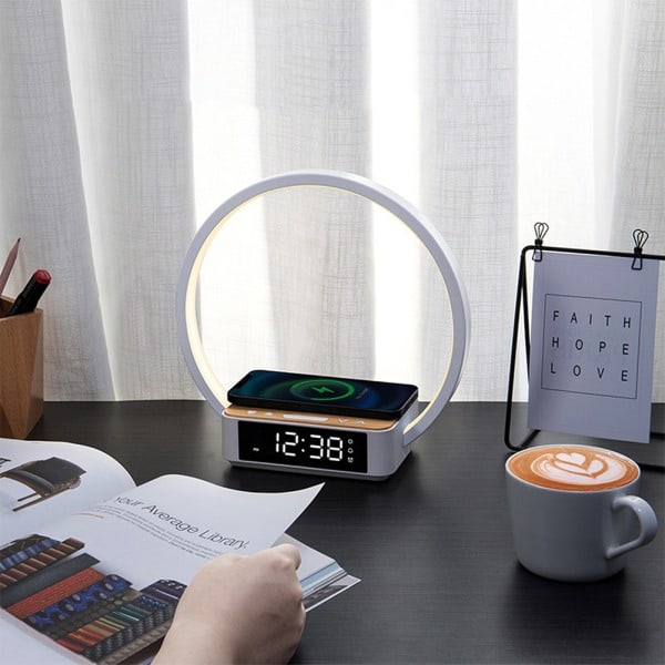 [NT] Smart trådløs lading Digital Display Vekkerklokke Bordlampe Multifunksjonell Modellampe For Hjem Soverom EU-plugg