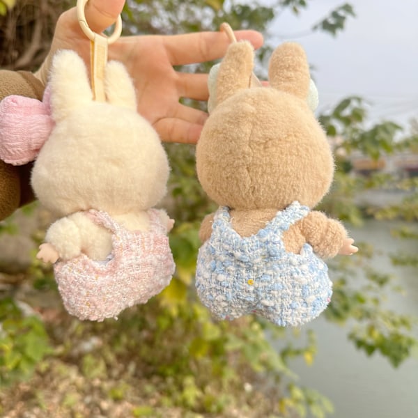 /NC/Andre generasjons Labubu dukke klær Kun klær Blind Box tilbehør Jumpsuit Duftstil for sittende festutskifting Yellow min pink style jumpsuit set