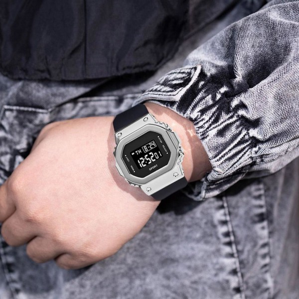 Koreansk stil enkel dam LED watch mode galvaniserad metall Silver Black One size