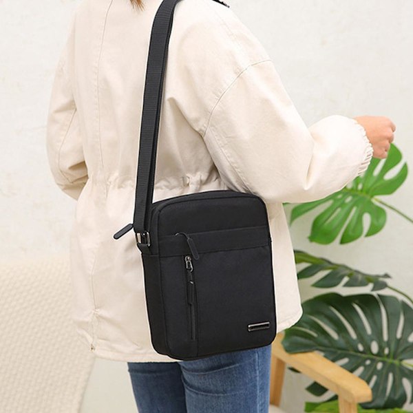 Liten axelremsväska Nylon Multi Pocket Portabel pojkväska C1T4 Black One size