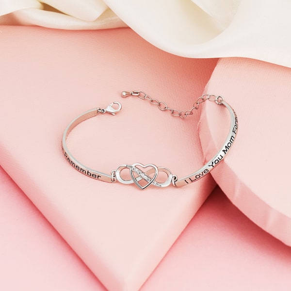 Romantiskt Hollow Peach Heart Armband Unik Design Heartbeat Armband för Kvinnor Mode Smycken Present Juldekoration White Gold