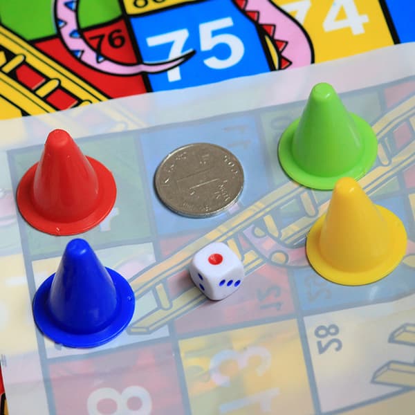 Barn Ormstege Plast flygschackset Bärbart set Roliga familjefestspel Pedagogiska leksaker för barn