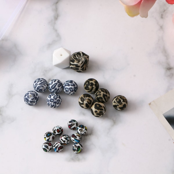 Cow Silikonpärlor Print Spacer Pärlor med toss Nyckelring Spänne för DIY Nyckelring Smycken Hantverk Tillbehör