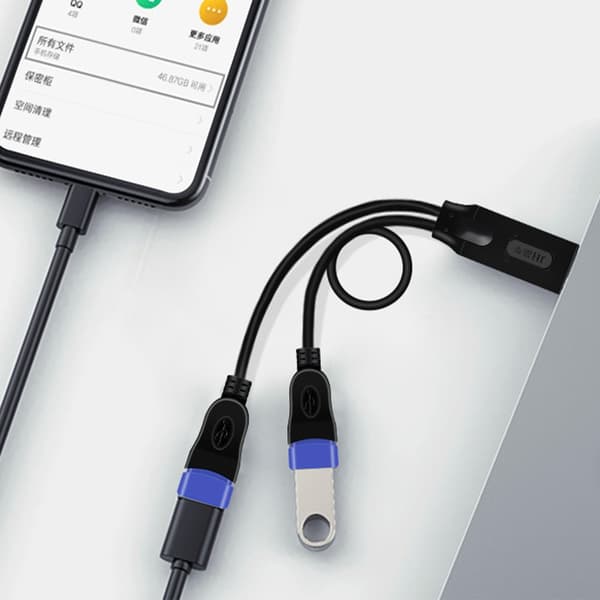 Dobbelt Port USB Splitter Kabel til Samtidig Opladning og Dataoverførsel