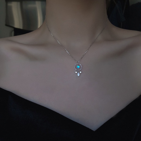 Runda kristaller Halsband Drömfångare Halsband för kvinnor Flickor Silverfärg Kristallhänge Halsband Trendiga smycken