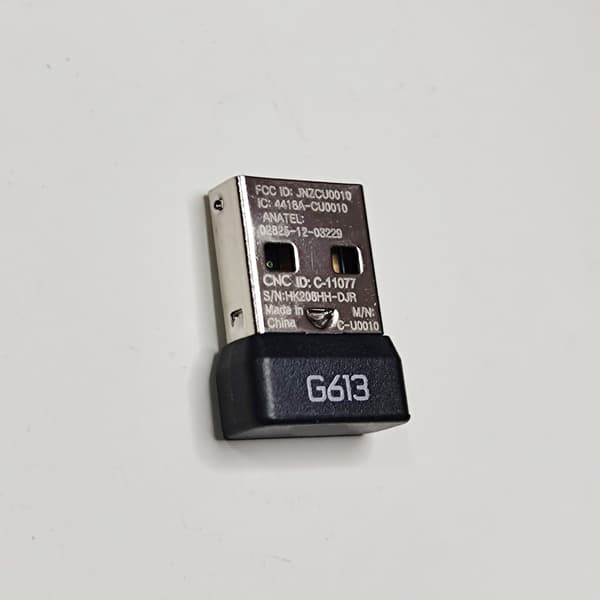 USB-vastaanotin G613-pelinäppäimistön sovittimille USB-dongle
